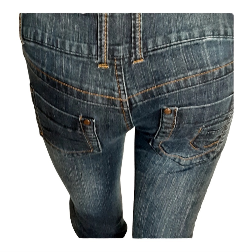 No name cute form fitting jeans